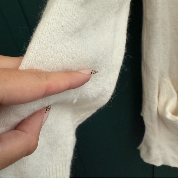 MADEWELL Cozy Short Walking Cardigan Antique Cream Wool-Alpaca Sweater - Picture 4 of 10